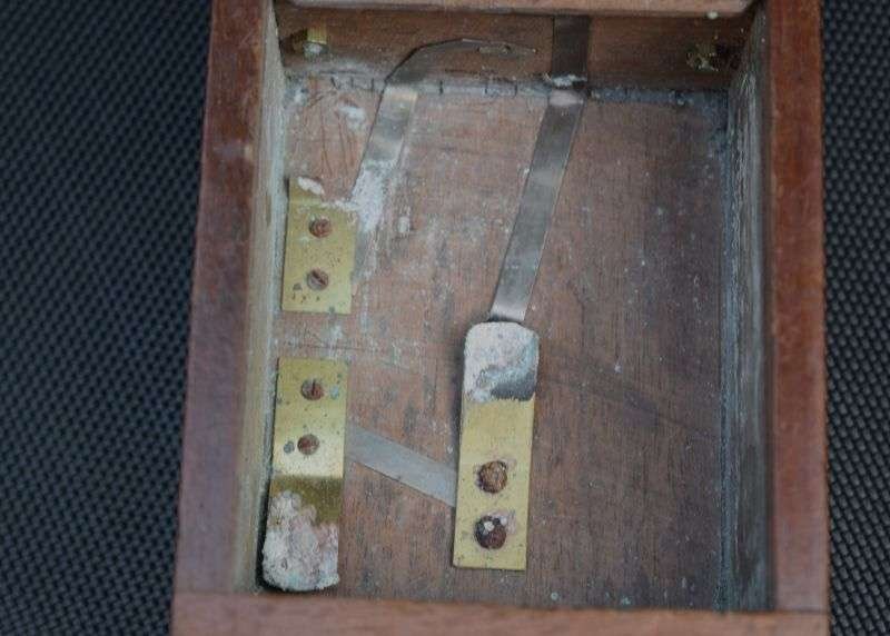 56) Good Original WW1 British Ever Ready Battery Operated Wooden Trench Lamp — image 5