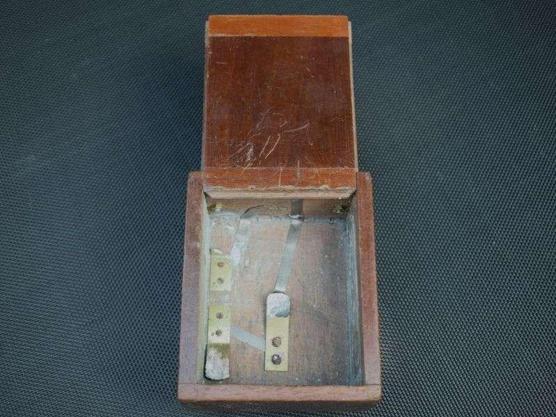 56) Good Original WW1 British Ever Ready Battery Operated Wooden Trench Lamp — image 6