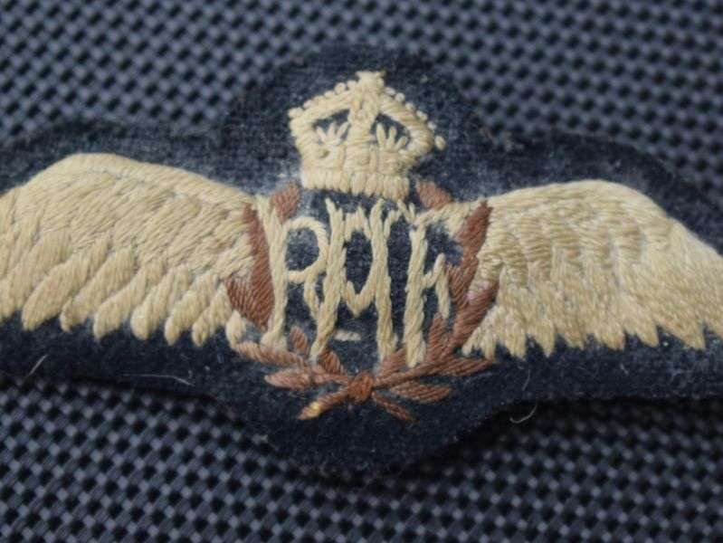 40) Lovely Original 1930s – WW2 RAF Tropical Issue Pin Back Pilots Wings — image 4