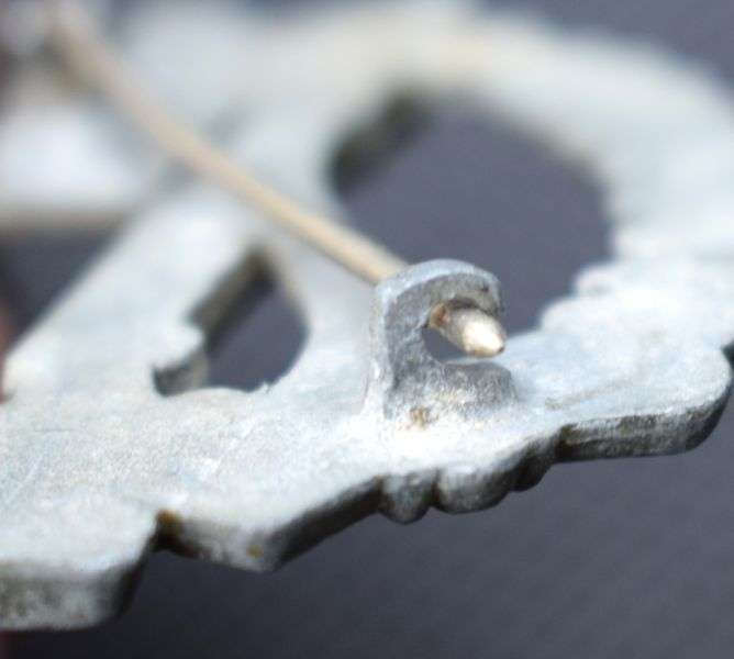 42) Genuine WW2 German Silver Infantry Assault Award Badge Marked GWL — image 2