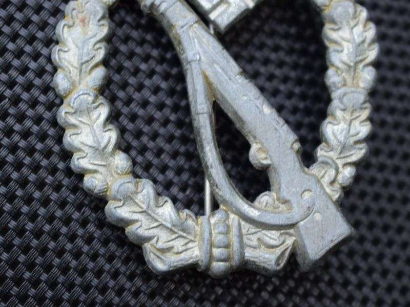 42) Genuine WW2 German Silver Infantry Assault Award Badge Marked GWL — image 7