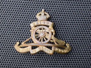 37) Good WW1 WW2 Royal Artillery Cap Badge Converted to …