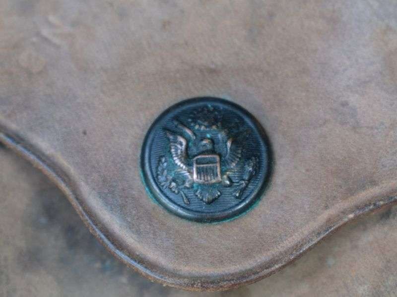 9) An Original M1904 US Army Leather Garrison Ammo Pouch With Eagle Snap Closure RIA 1915 — image 6