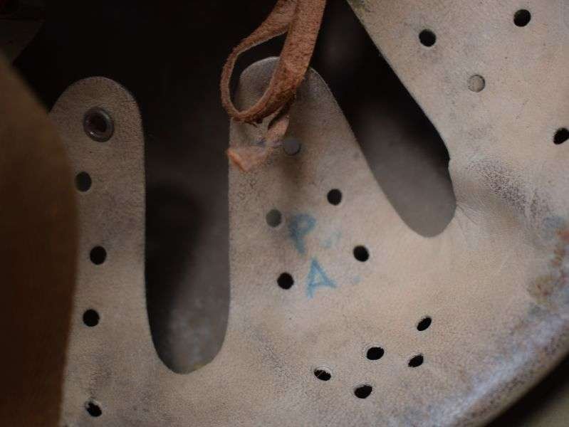 116) Excellent Original WW2 & Post War Issuer Italian Army Steel Helmet — image 2