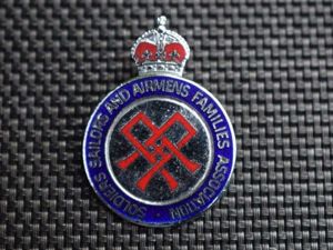 122) Nice Original WW2 Pin Badge Soldiers, Sailors & Airman's …