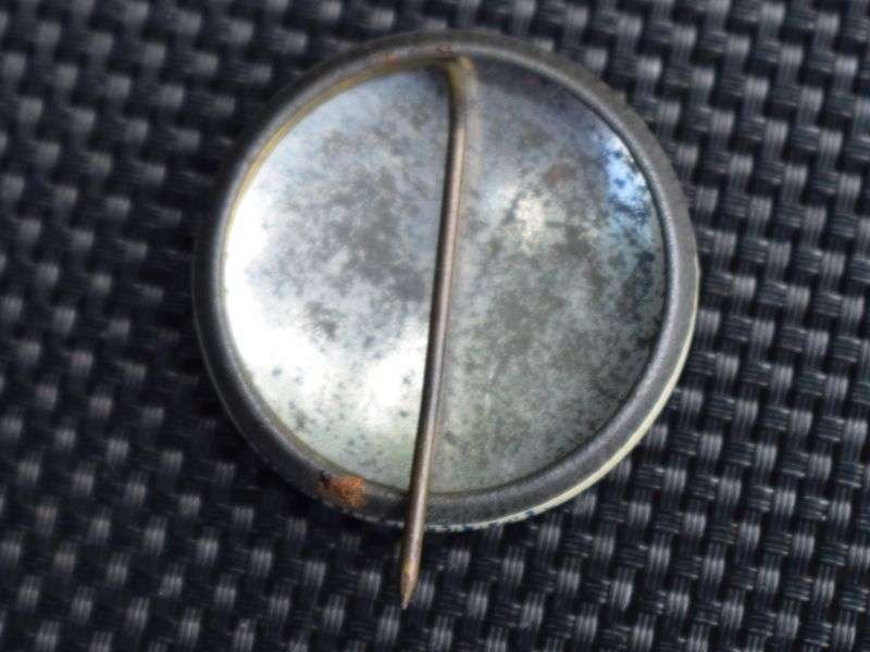 121) Excellent Original WW2 Celluloid Badge Comforts Fund Appeal Day — image 3