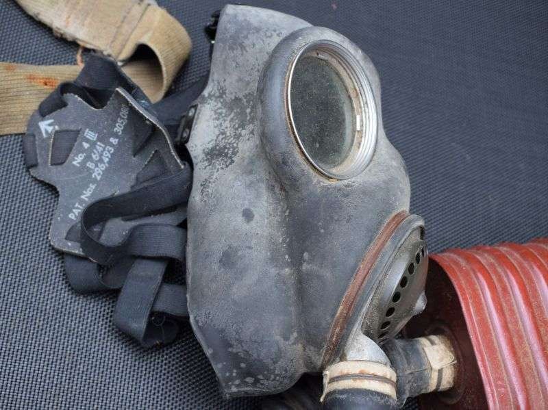 63) WW2 British Service Respirator To a Train Driver In Portsmouth Home Guard & Scarce Hessian Haversack Cover — image 12