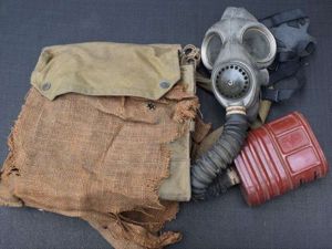 63) WW2 British Service Respirator To a Train Driver In …