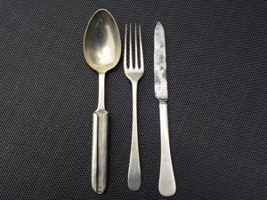 51) Excellent original WW1 British Officers Combination cutlery set