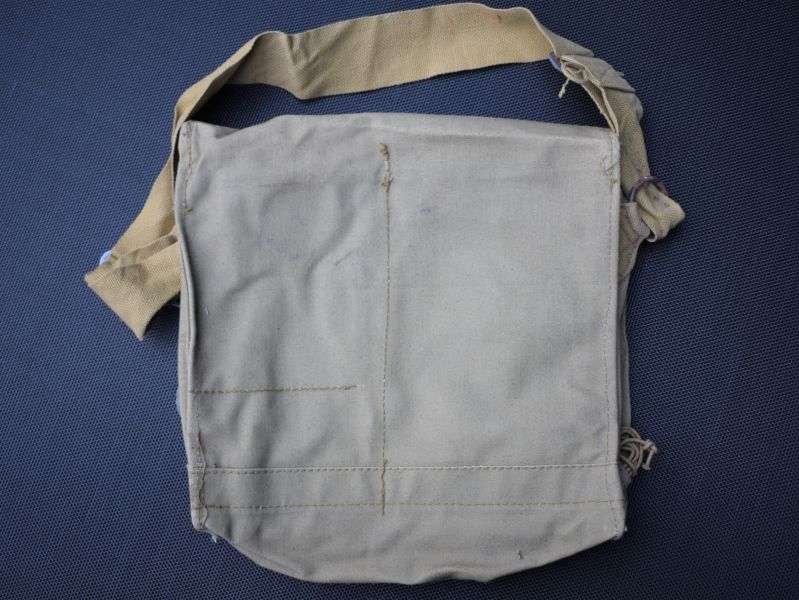 27) Excellent Original WW2 Canadian Made MKVII Respirator Haversack 1943 — image 2
