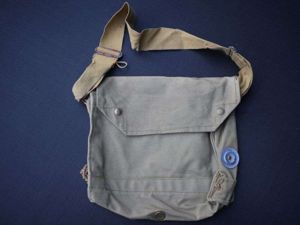 27) Excellent Original WW2 Canadian Made MKVII Respirator Haversack 1943