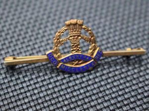 141) Good Original WW1 WW2 DCO Middlesex Regt Sweetheart Brooch
