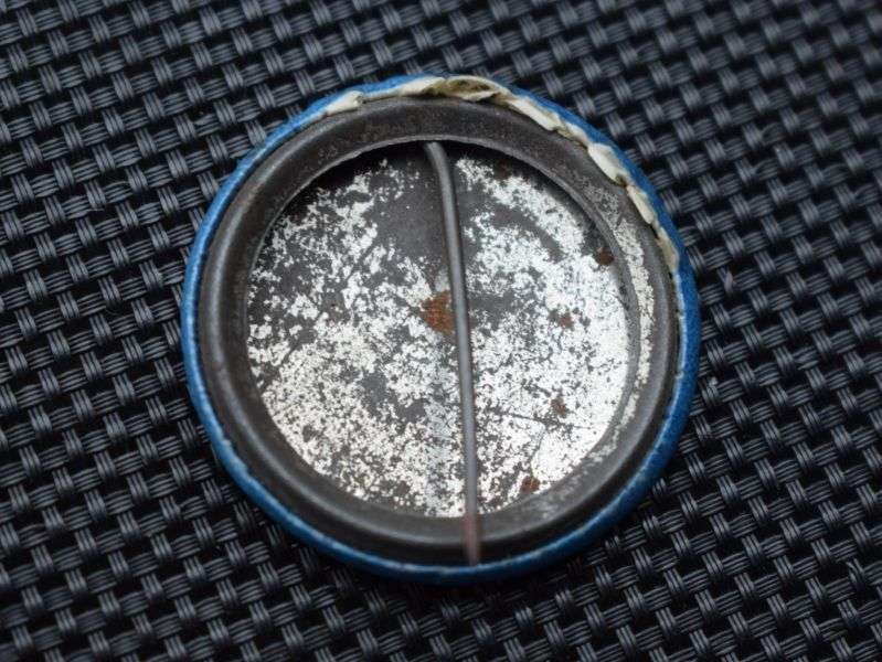 138) Good Original WW2 New Zealand V For Victory Churchill Pin Celluloid Badge — image 3