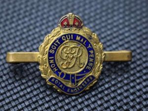 135) Excellent Original WW1 Royal Engineers Sweetheart Brooch