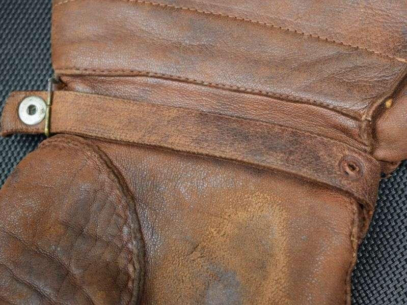 50) 1920s-30s Nice Quality British Motorcyclists Leather Gauntlets. — image 6
