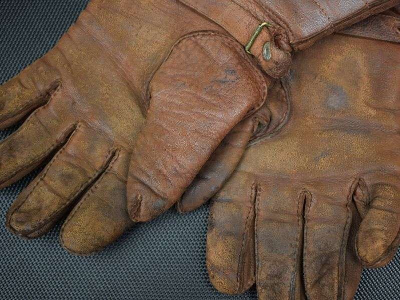 50) 1920s-30s Nice Quality British Motorcyclists Leather Gauntlets. — image 7