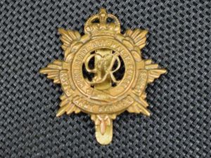 45) Good Original WW2 Royal Army Service Corps Cap Badge