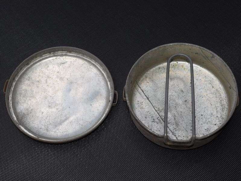 1) Good Original WW2 RAF Issue Round Cavalry Pat Mess Tins Dated 1941 — image 4