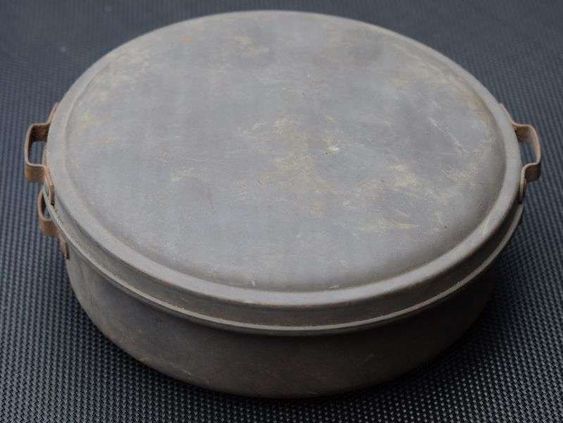 1) Good Original WW2 RAF Issue Round Cavalry Pat Mess Tins Dated 1941 — image 5