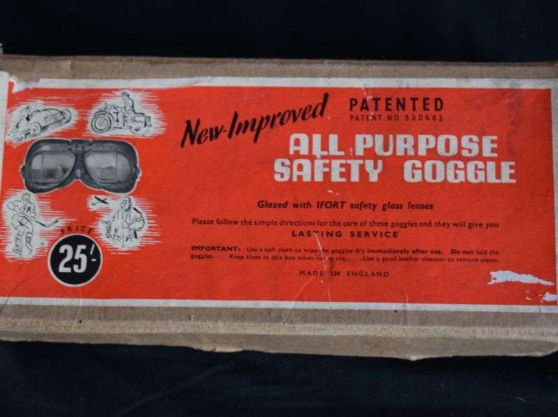 14) Excellent Original Vintage RAF MKVIII Flying Goggles & Later Box — image 13