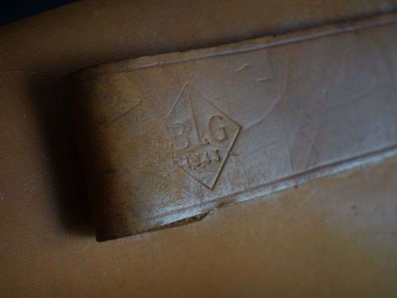 12) Excellent Near Mint Original WW2 British Army Flare Gun Holster BLG 1943 — image 3