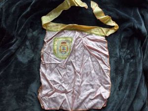 128) Decorative Original WW2 Sweetheart Pinny/Apron The Wiltshire Regiment
