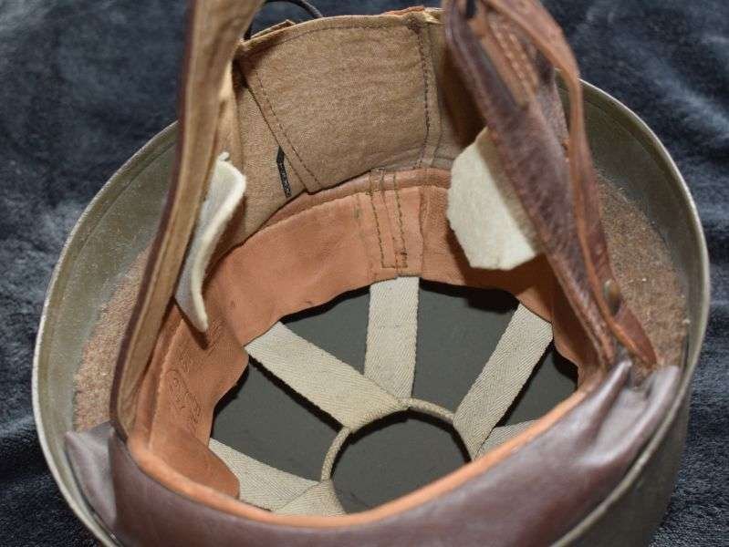 117) Nice Original WW2 British Military Issue Dispatch Riders Helmet BMB 1942 — image 3