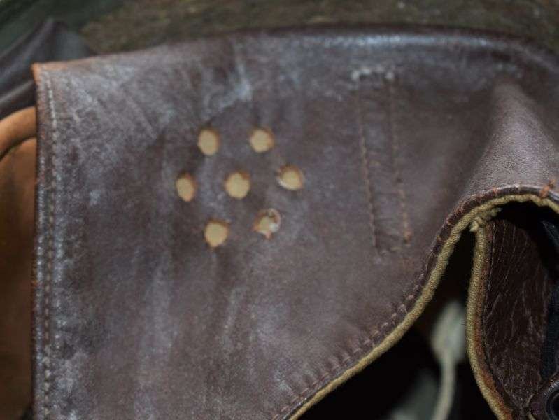 117) Nice Original WW2 British Military Issue Dispatch Riders Helmet BMB 1942 — image 8