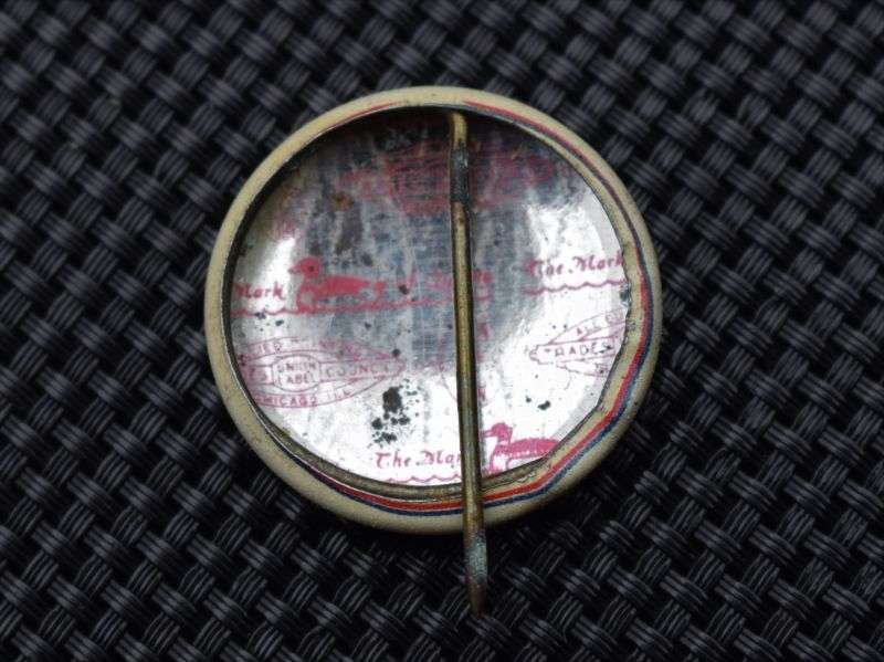 89) Nice Original WW2 US Military USO Celluloid Pin Back Badge — image 3