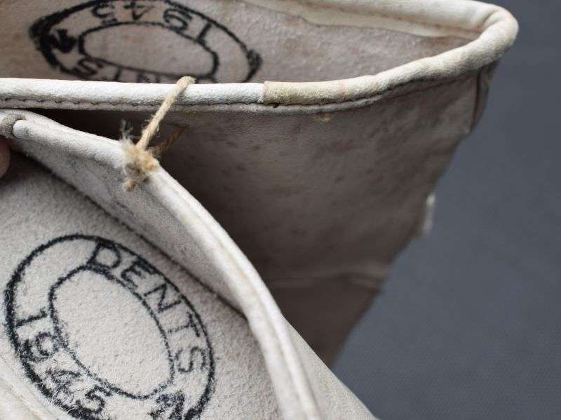 75) Excellent Unissued WW2 British Military Leather Mittens Dated 1945 — image 3