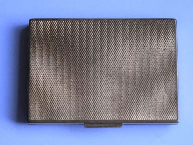 25) Nice Original 1930s-40s Vogue Vanity Sweetheart Compact with RA Badge — image 6