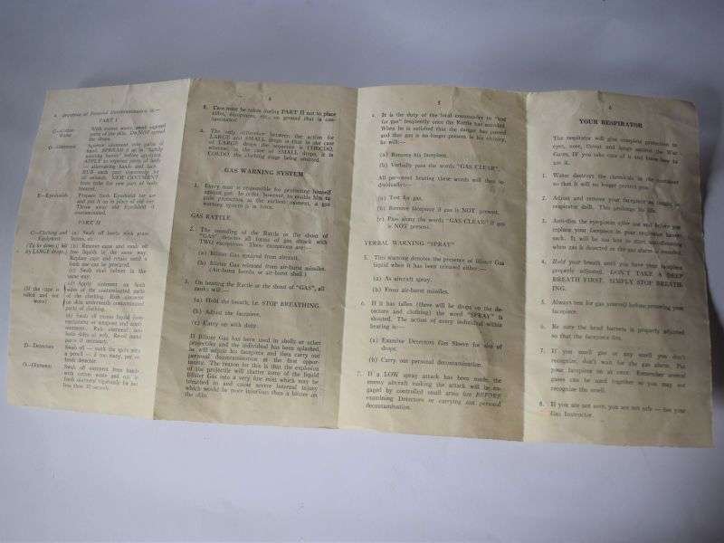 147) Good Original WW2 Canadian Soldiers Brief Notes on War Gasses & Sprays Leaflet to Carry with Respirator — image 2