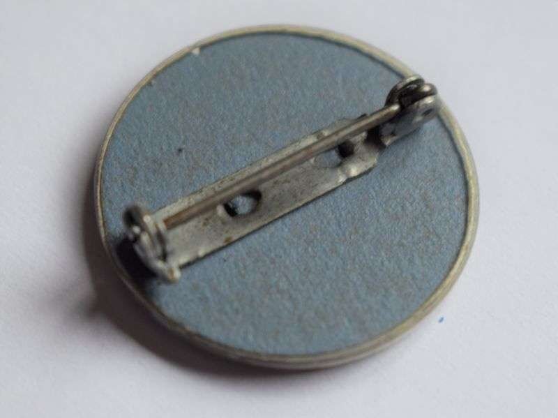 128) Excellent Original WW2 American Red Cross Volunteer Pin Badge — image 2