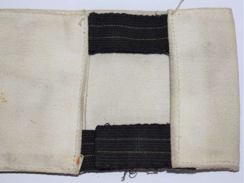 121) Excellent WW2 British Heavy Duty Printed Medics Armband — image 3