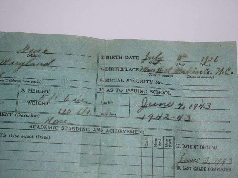 116) Nice Original WW2 Collection to US School Girl Turned Military Nurse — image 19