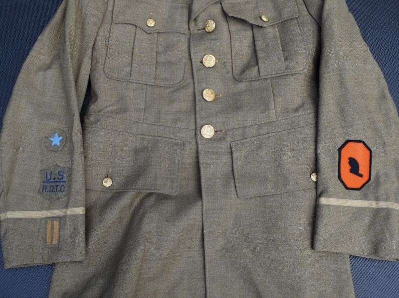 10) Excellent Original WW2 US ROTC Field Artillery Officers Jacket & Original Insignia — image 4