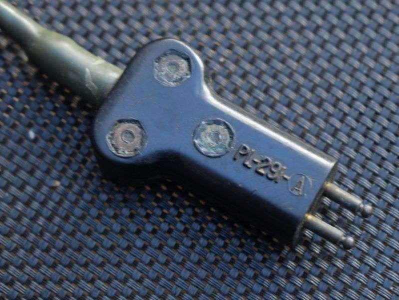 22) Good Original WW2 US Military Issue T-45 Lip-Microphone 1943 — image 2