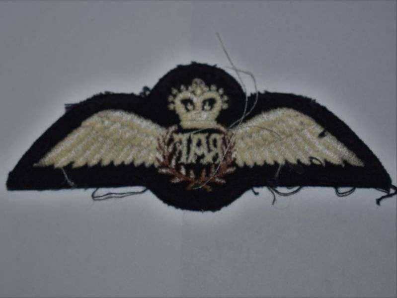 140) Good Original Post WW2 Uniform Removed RAF Pilots Wings Flat Type — image 2