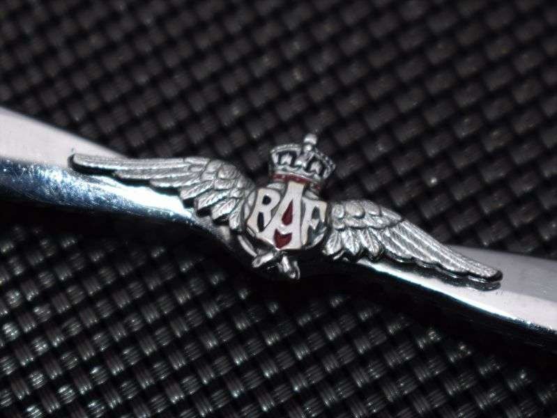 74) Nice Original 1930s-WW2 Raf Wings on Propeller Sweetheart Brooch — image 4