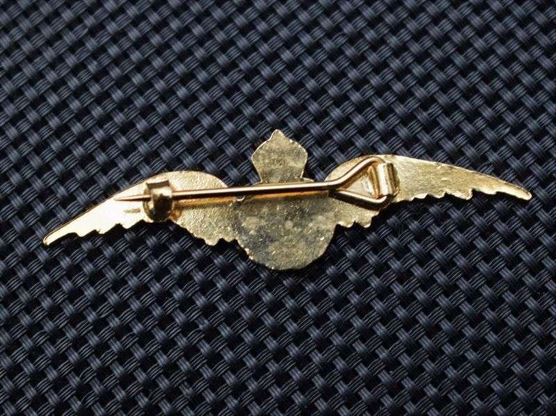 83) Original WW2 Gold Coloured RAF Sweetheart Wing — image 2