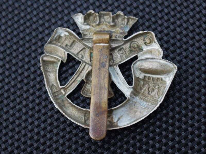 20) Good Original WW1 WW2 Duke of Cornwall's Light Infantry Cap Badge — image 2