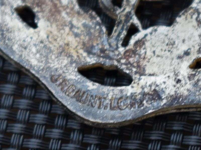 132) Nice Post WW2 RAMC Officers Bi Metal Cap Badge by J.R.Gaunt — image 2