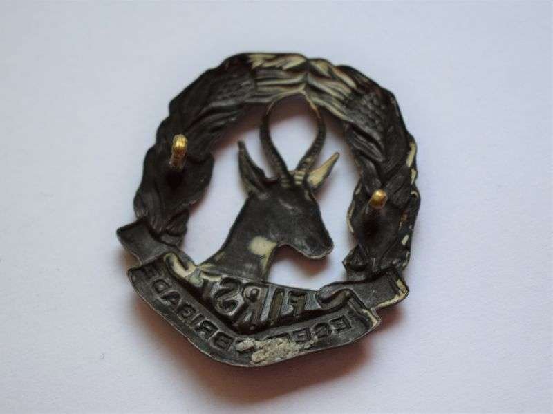 91) Original WW2 South African First Reserve Brigade Cap Badge — image 3