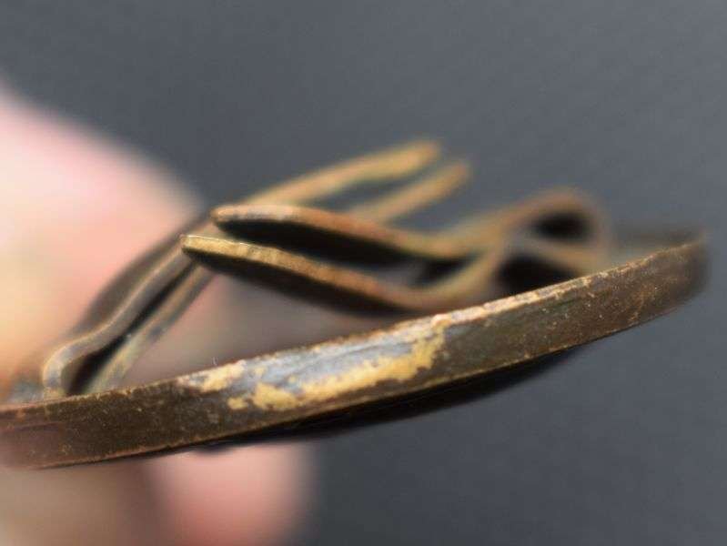 25) Original WW1 WW2 British Royal Military Academy Cap Badge — image 2