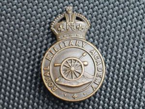 25) Original WW1 WW2 British Royal Military Academy Cap Badge