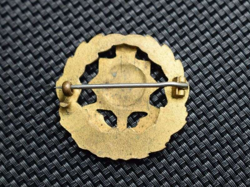 24) Good Original WW1 WW2 The Royal Sussex Regt Sweetheart Brooch — image 2