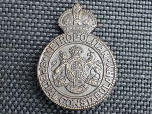 23) Nice Original WW1 Metropolitan Police Special Constable Bronze badge