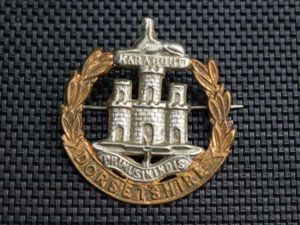 83) Good WW1 WW2 Dorsetshire Regiment Cap Badge Converted to …