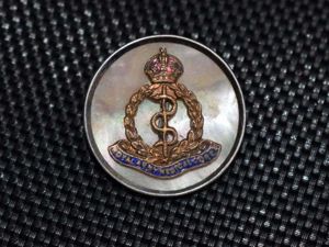 88) Nice Quality Original WW1 WW2 RAMC Sweetheart Brooch