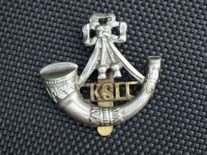 127) Nice Original WW2 Kings Shropshire Light Infantry Cap Badge